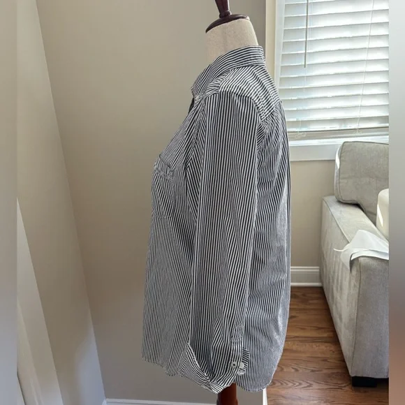 NWOT J. Crew Classic Striped Button Down Size 10 - Picture 4 of 7